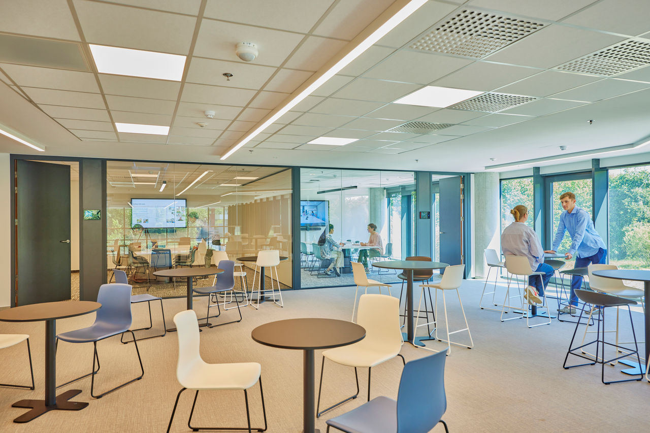 All offices and meeting rooms at the EDC are equipped with Daikin technology. © Daikin 